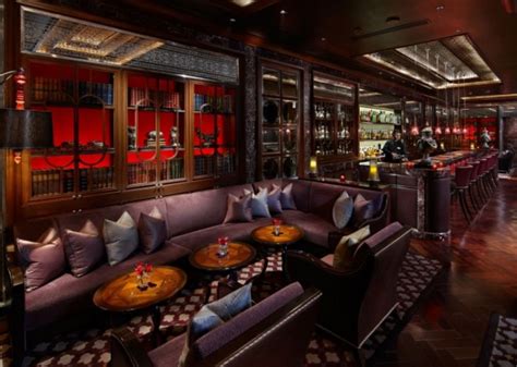 expensive  luxurious cigar clubs   world