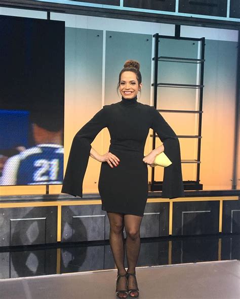elle duncan 7 must see pictures of the sportscenter anchor