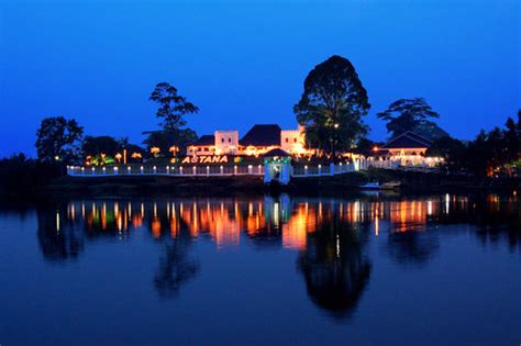 astana kuching sarawak  imposing palace    flickr