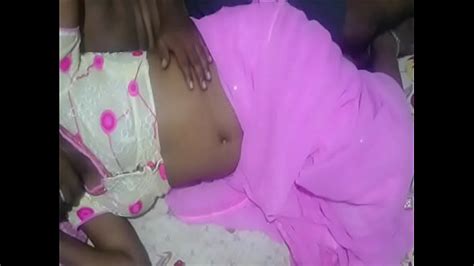 Desi Hot Pink Saree Aunty Fleshy Navel Kissing Xxx Mobile Porno
