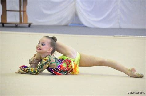 Ульяна Травкина художественная гимнастика 20 фото