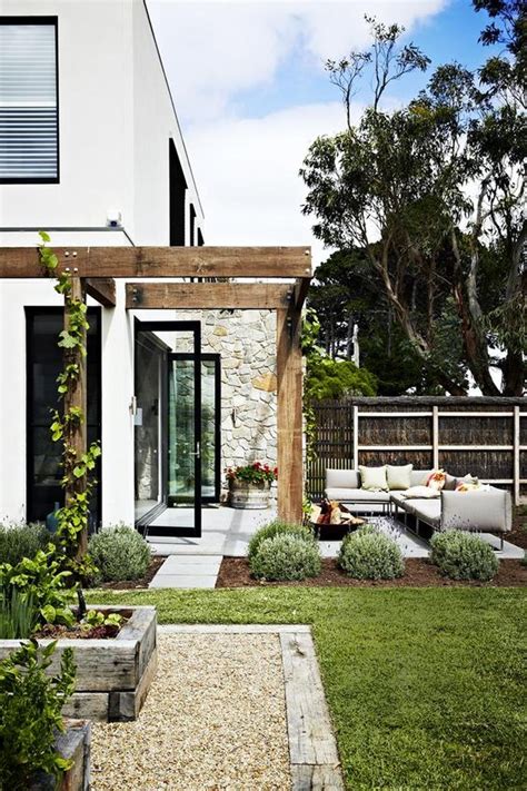 gambar taman samping rumah minimalis cocok  lahan sempit