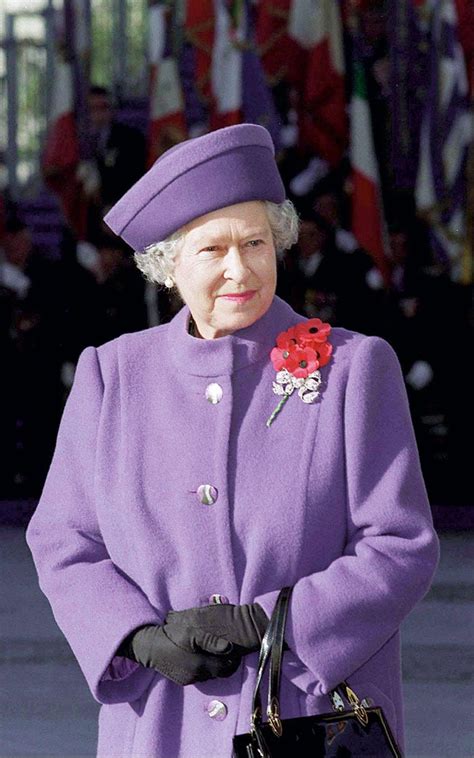 Queen Wardrobe 1998 Queen Elizabeth Ii A Year By Year Look At Her