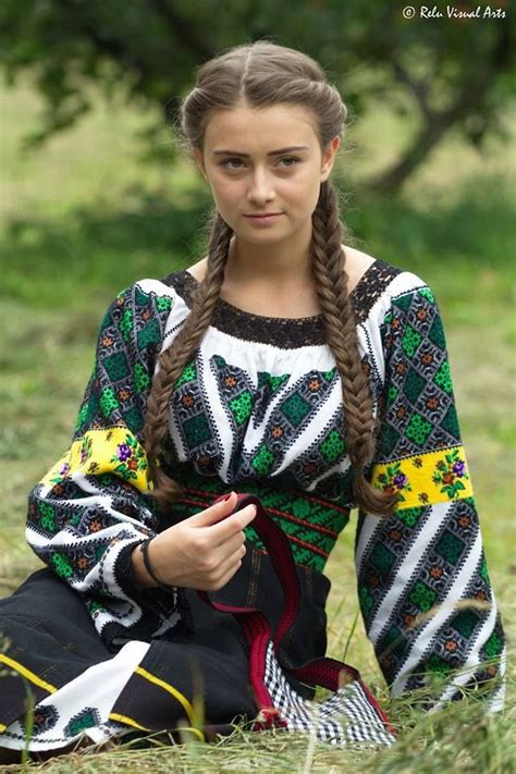 zjawiska “ romania source ” romanian clothing traditional fashion