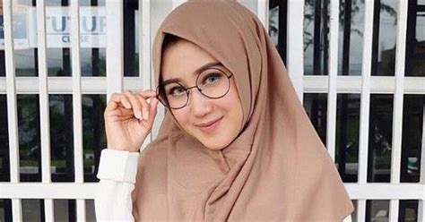 Gaya Muda 6 Tips Dan Cara Memakai Kacamata Dengan Hijab Yang Benar