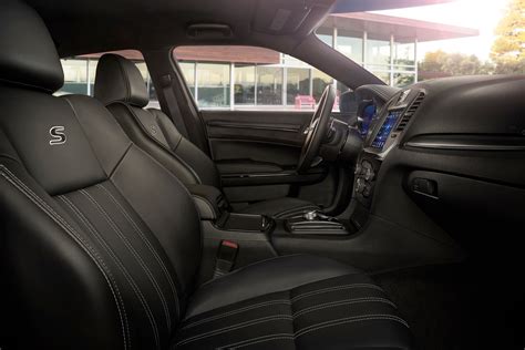 2015 Chrysler 300 Review