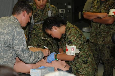 Usarpac Medex 12 Gives Opportunity For Japanese And Us Medics To Train