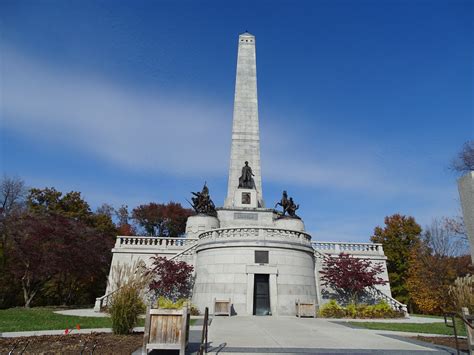 tomb  abraham lincoln paranormal springfield paranormal panicd