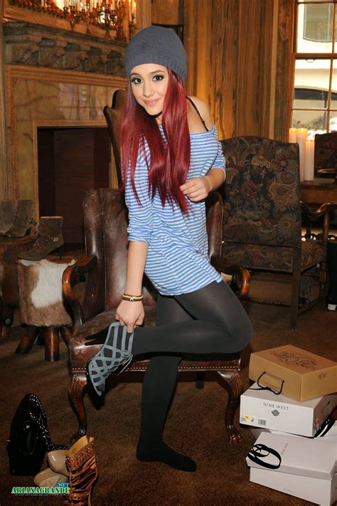 celebrity legs and feet in tights ariana grande`s legs and feet in tights 2