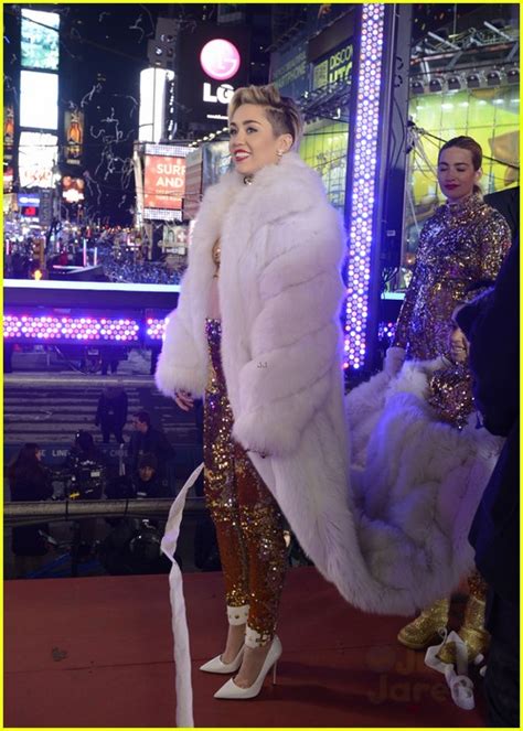 Full Sized Photo Of Miley Cyrus New Years Eve 2014 Performance Watch