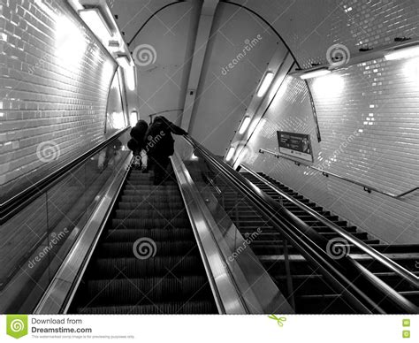 roltrap redactionele afbeelding image  stad metro