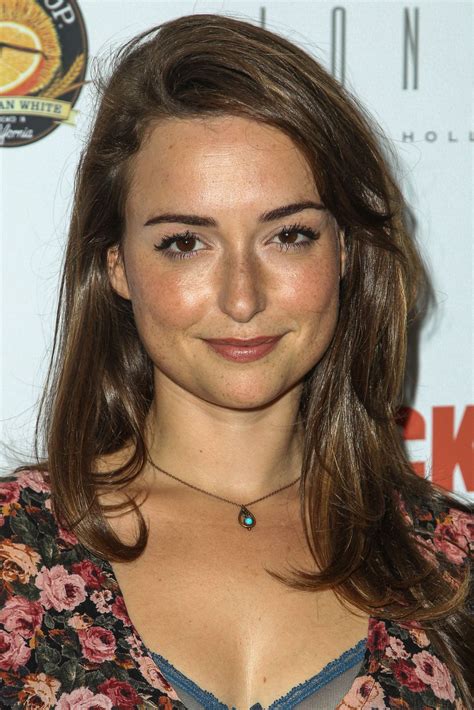 Milana Vayntrub Curiousandhorny