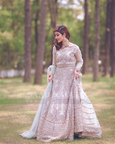busty kinza hashmi looks elegant in latest hottest bridal