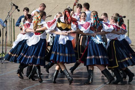slovak folklore  traditions show  slovakia