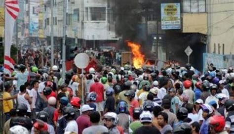 contoh konflik sosial politik  indonesia rasial agama ideologi