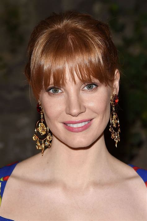 How To Pin Back Bangs When It S Hot Out Like Jessica Chastain Glamour