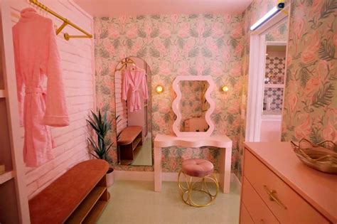 trixie mattel   creates  trixie mattel motel