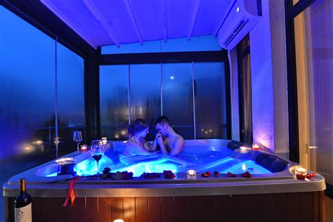 valentine s day in aqualux or naturalux room with hot tub panorama