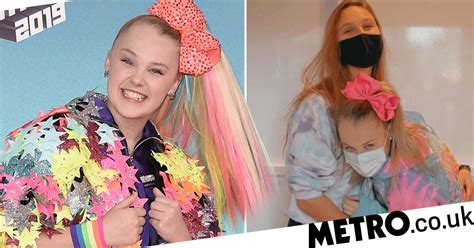 Jojo Siwa Gay Youtube Star Goes Public With Girlfriend After Coming