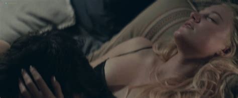 Nude Video Celebs Jennifer Garner Sexy Maika Monroe