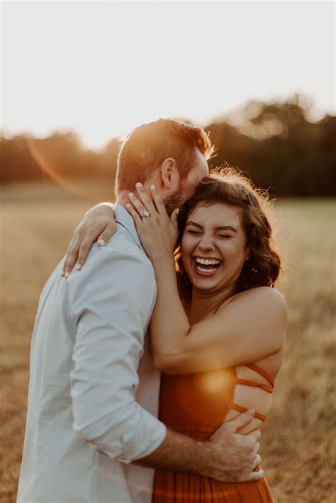 This East Texas Engagement Session Has The Best Golden Hour Vibes
