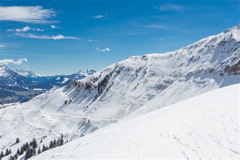 skiing holidays  st johann austria