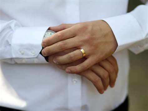 why men shouldn t wear rings business insider