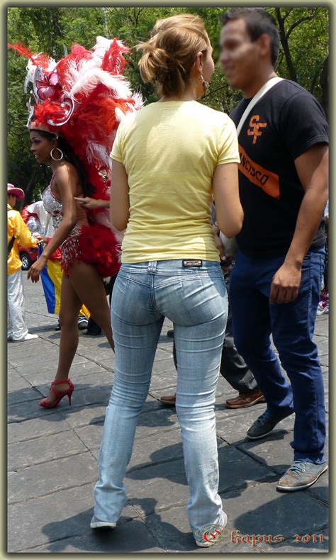 Fotos De Chicas En La Calle En Jeans Ajustados Mujeres