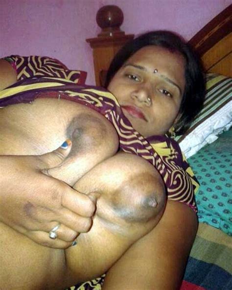 sunita bhabhi ne apne boobs ko pakad kar dudh nikala antarvasna indian sex photos