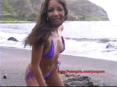 hawaiian bikini babe on the beach masturbating free porn