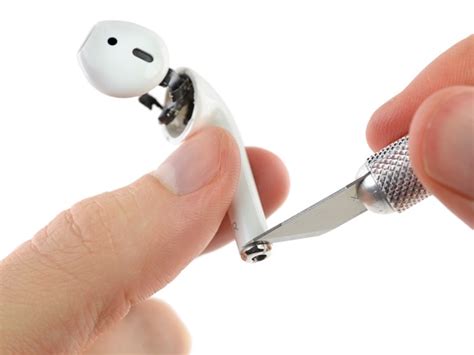 apple airpods   ifixit treatment video geeky gadgets
