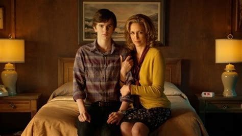 bates motel freddie highmore talks about the final season canceled tv shows tv series finale