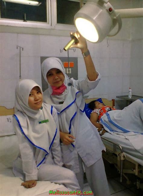 Kumpulan Foto Perawat Cantik Berhijab Terbaru 2014 Kumpulan Foto