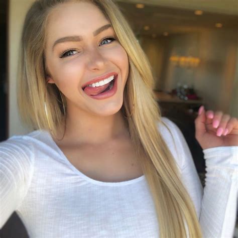 Instagram Crush Courtney Tailor 26 Photos Suburban Men