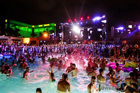 nightswim pool parties  vegas updated  discotech