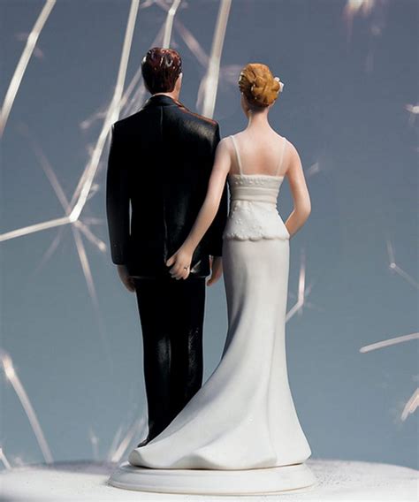18 Funny Wedding Cake Toppers That Will Make You Lol