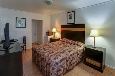 room 504 richard s motel rooms