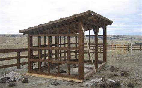 pin  lana bain   gazebo horse shelter exterior design