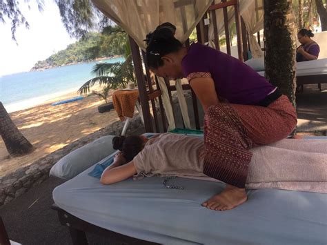 massage am strand the briza beach resort khaolak khao lak south