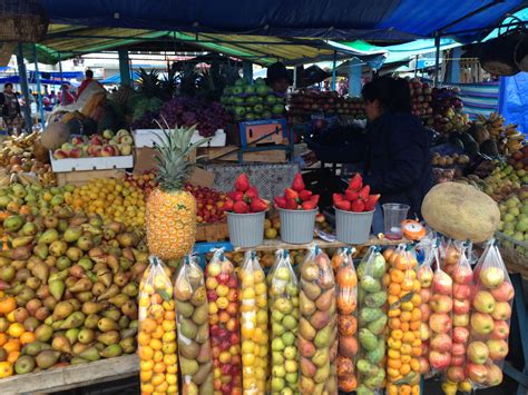 market scene photo