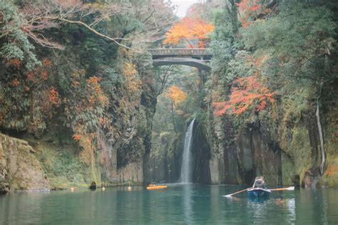 takachiho gorge  picturesque land  myths japamigo