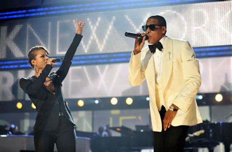 Jay Z And Alicia Keys Perform Empire State Of Mind At The 2009