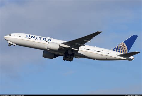 nua united airlines boeing  er photo  kris van craenenbroeck id
