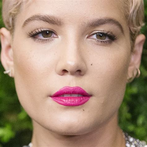 Halsey S Makeup Photos And Products Steal Her Style Page 2