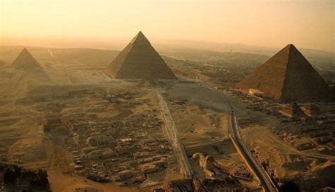 10 curiosidades y extrañas costumbres del antiguo egipto 2 piramides