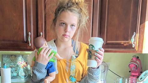 ‘my Daughter’s ‘tired Mom’ Costume Is Literally Everything
