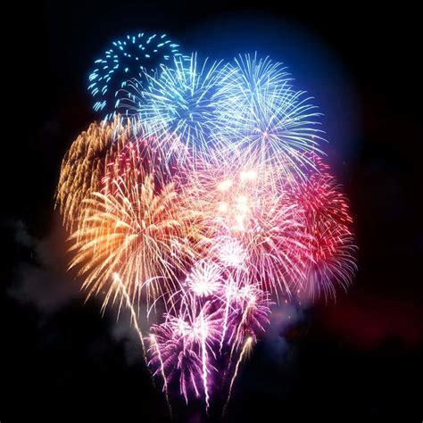 spectacular  years eve fireworks planned   gatlinburg ball drop