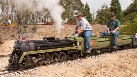 firing   running  scale model canadian national      steam locomotive