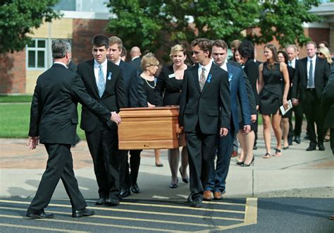 Thousands Pour Out For Otto Warmbier S Funeral In Wyoming Ohio Metro