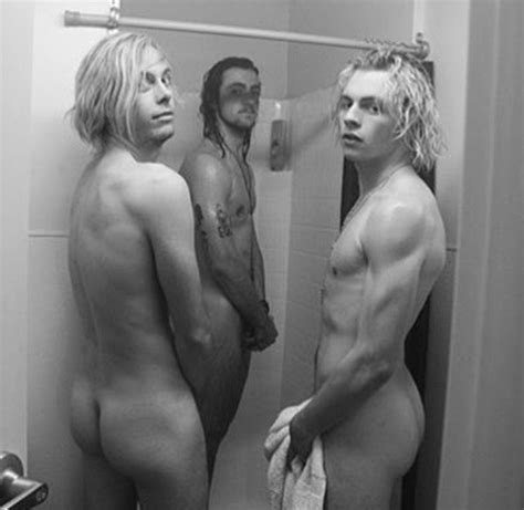 ross lynch nude shows his peepee quality porn